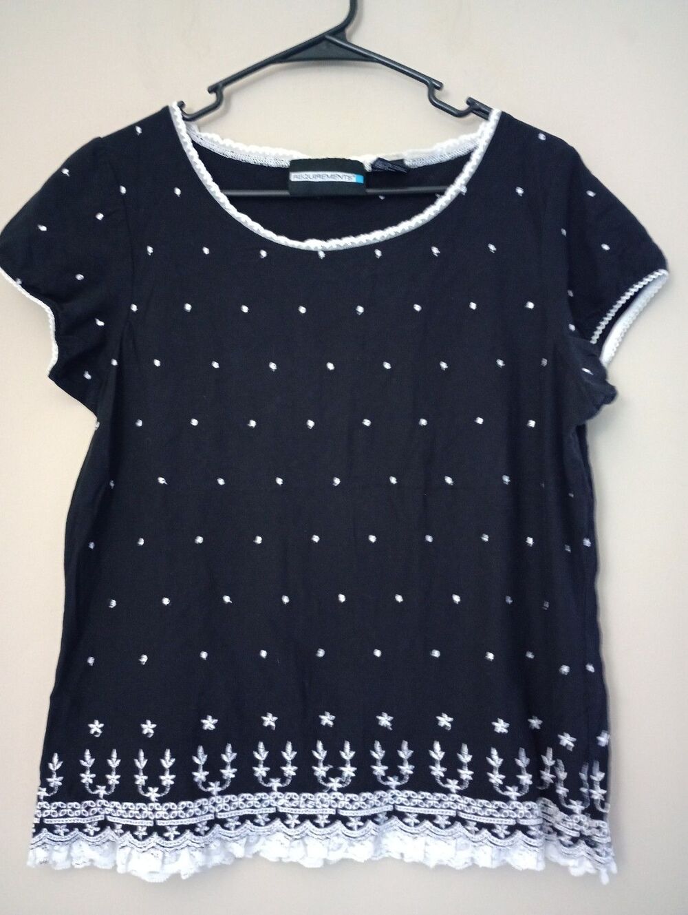 Requirements Black Short Sleeve Embroidered Design Lace Trim Collar Hem Size M